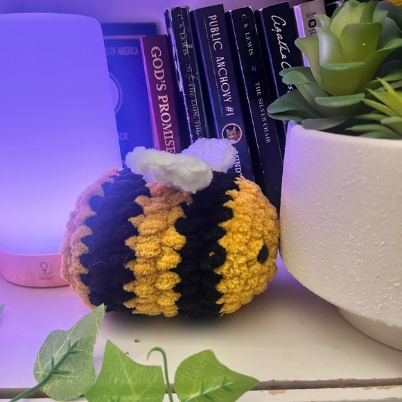 HANDMADE Crochet Mini Bumblebee - Picture 3 of 5